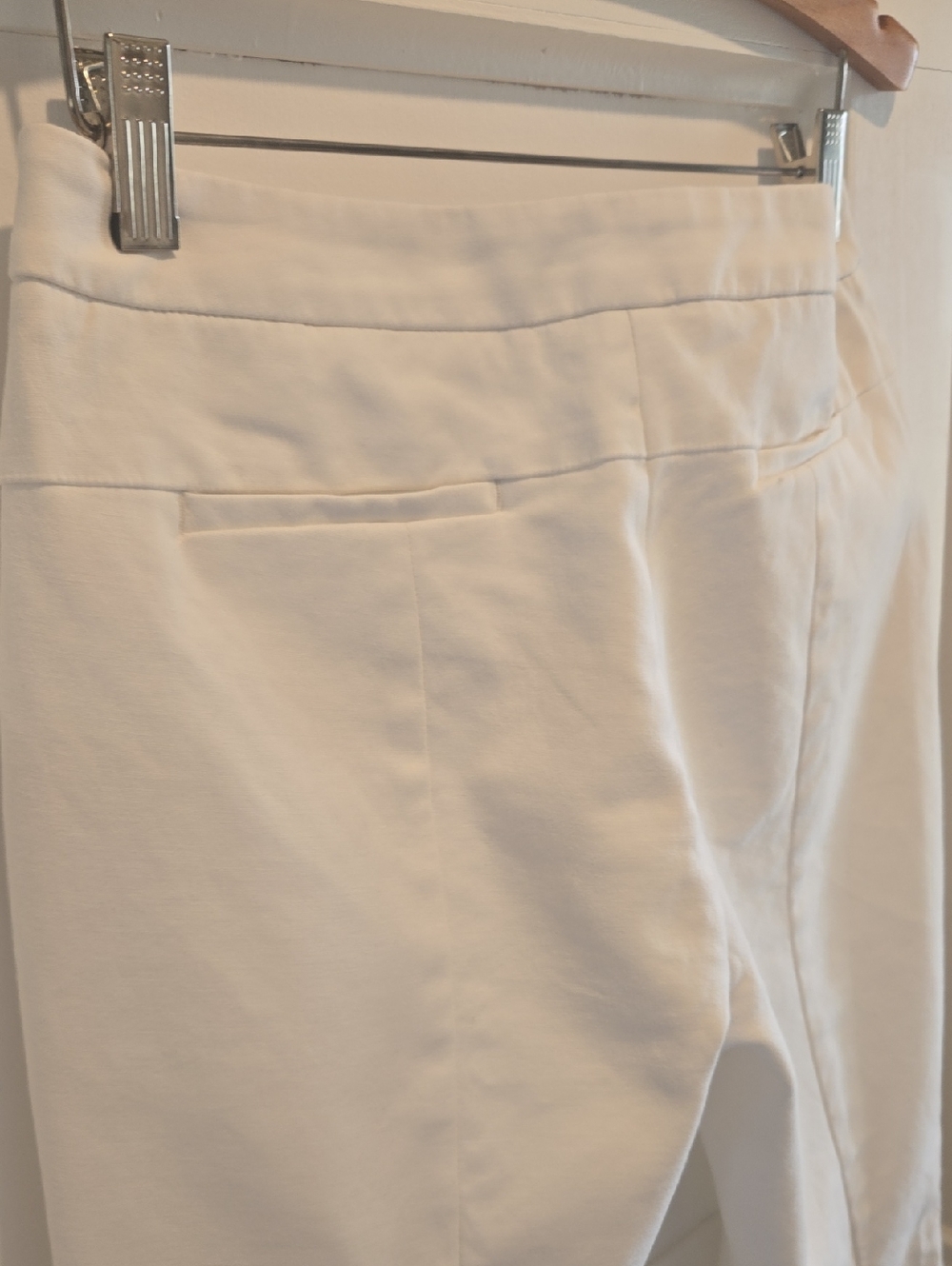 Adrianna Papell White Cropped Slacks - Picture 7 of 12
